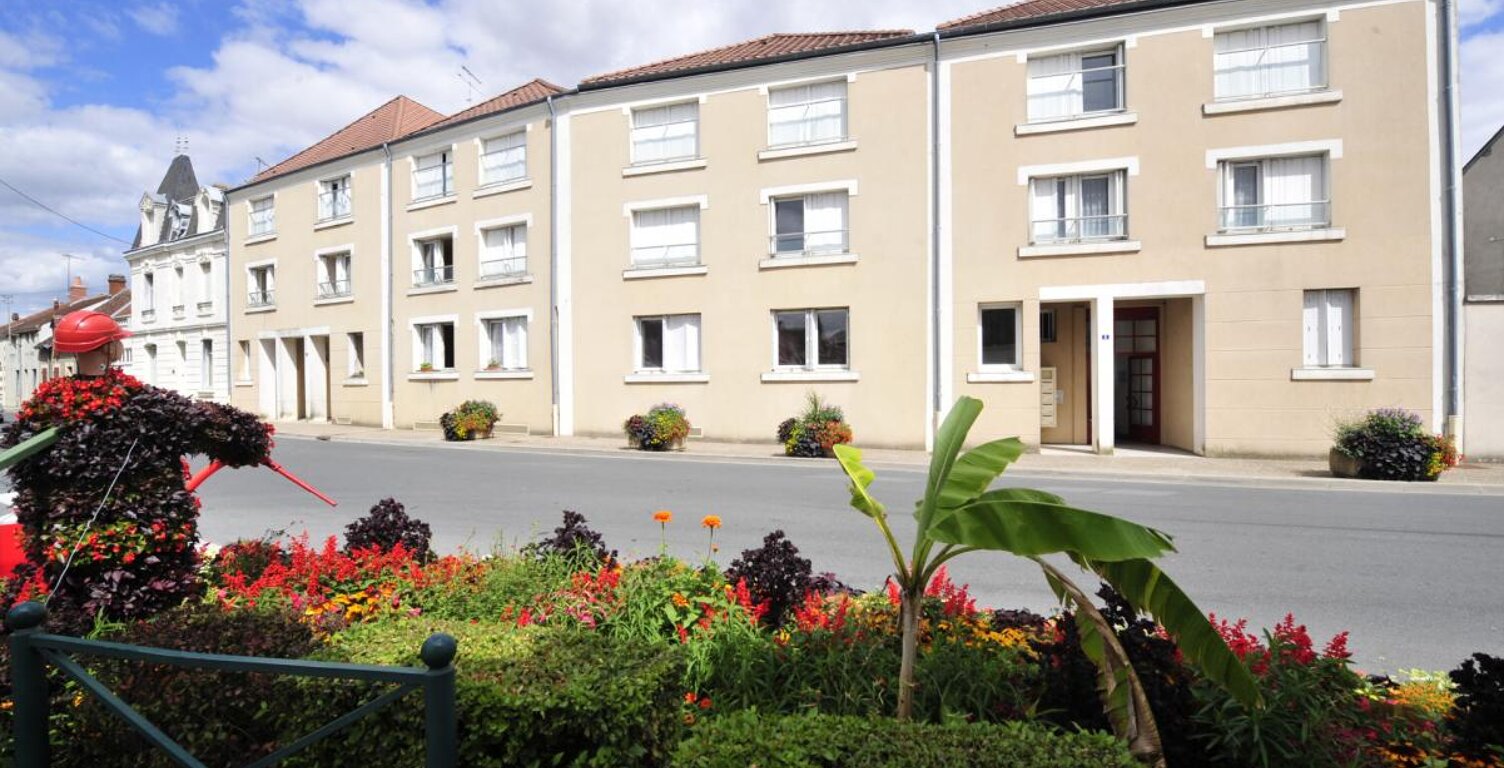 Leasing Appartement 3  pièces 68 m² Levroux — photo 1