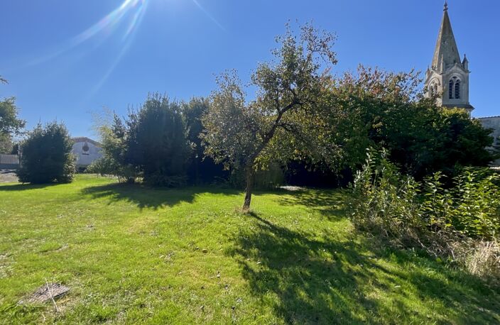 Terrain constructible de 1078 m² à vendre au cœur de Bourgneuf — photo 2