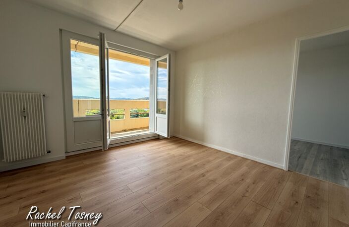 Appartement à louer 2 pièces BELFORT VUE SUPERBE sur les VOSGES ! balcon, cellier et cave — photo 3