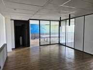PLATEAU DE BUREAUX 167 M² À LOUER – AIX-EN-PROVENCE Proximité centre-ville – Immeuble tertiaire et médical – Espace lumineux et modulable — photo 3
