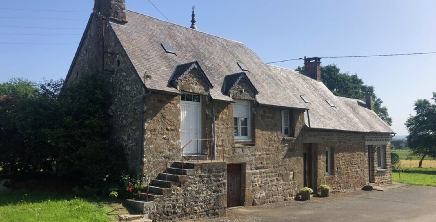 Ancien corps de ferme du XVIe siècle — photo 1