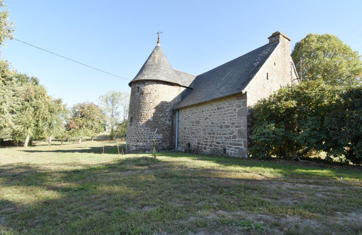 Ancien corps de ferme du XVIe siècle — photo 2