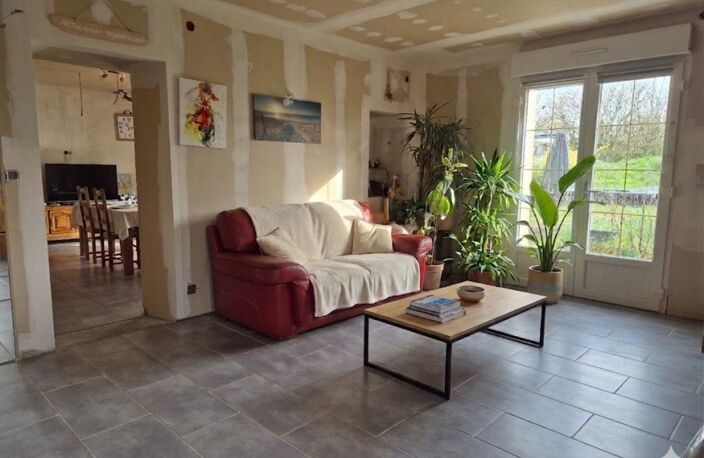 Maison à vendre 8 pièces TONNAY BOUTONNE (17) — photo 2