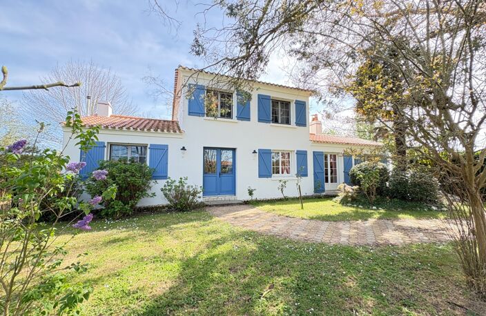 Maison à vendre sur un terrain de 2000 m2 - 4 chambres - Bureau - 3 salles d'eau - 3 wc - Dépendance de 110 m2 et garages LA GARNACHE (85) — photo 3