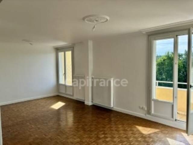 Appartement FRANCHEVILLE 5 pièces, 3 chambres (possibilité 4), proche des commerces, des bus, des écoles — photo du bien
