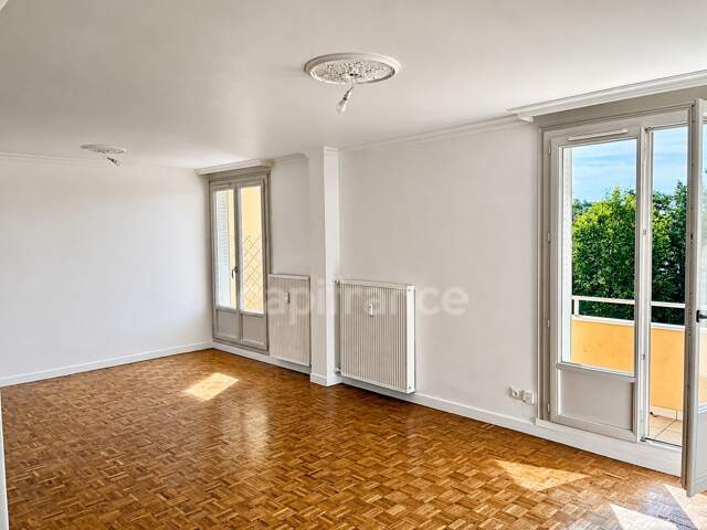 Appartement FRANCHEVILLE 5 pièces, 3 chambres (possibilité 4), proche des commerces, des bus, des écoles — photo du bien