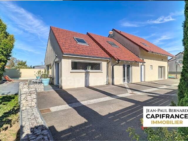 Châtenoy-En-Bresse (71) maison récente à vendre de 158 m² terrain de 1073 m² piscine chauffée Pergola bioclimatique et grand garage ! — photo du bien