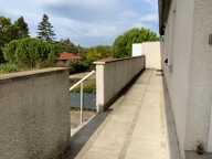 A FEURS (42). APPARTEMENT  T3  Relooké  Avec  PLACE DE PARKING ,  quartier calme — photo 4