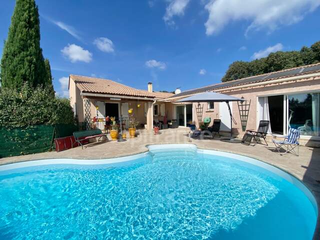 Maison T6 de plain-pied avec charme et piscine – SAINT-MAXIMIN (30)  — photo du bien