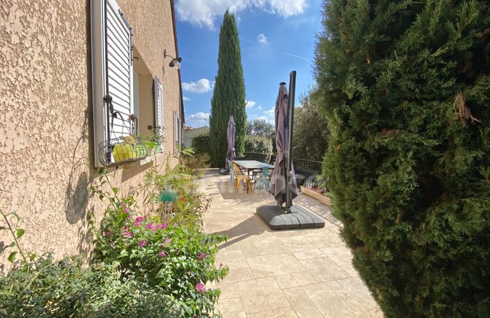 Maison T6 de plain-pied avec charme et piscine – SAINT-MAXIMIN (30)  — photo 4