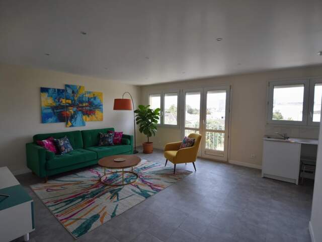 Appartement à vendre 3 pièces ACHERES (78) APPARTEMENT 3 PIÈCES ENTIÈREMENT RÉNOVÉ AVEC BALCON — photo du bien