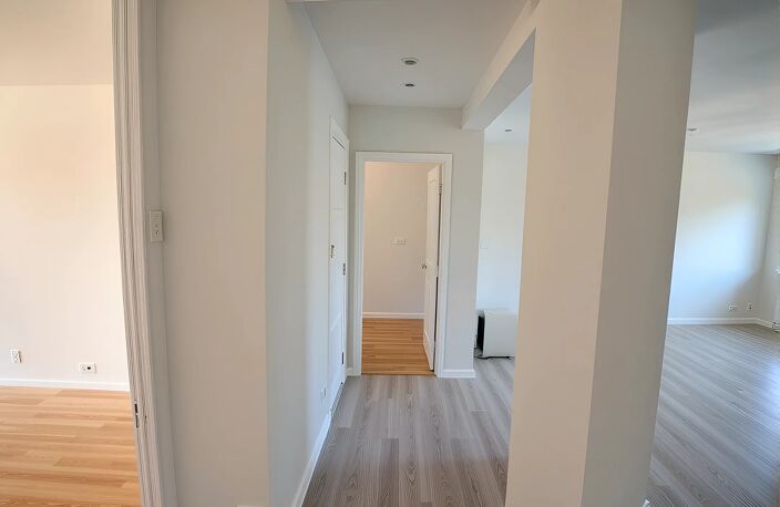 Appartement à vendre 3 pièces ACHERES (78) APPARTEMENT 3 PIÈCES ENTIÈREMENT RÉNOVÉ AVEC BALCON — photo 4