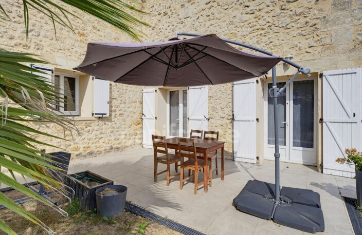 MAGNIFIQUE MAISON EN PIERRE DE 210 M² AVEC PISCINE, GARAGE ET BOULODROME – PROCHE ST EMILION & BORDEAUX — photo 3