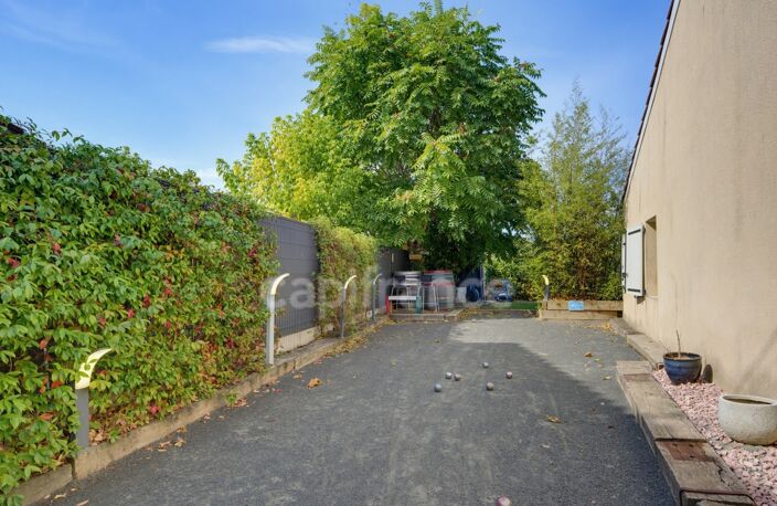MAGNIFIQUE MAISON EN PIERRE DE 210 M² AVEC PISCINE, GARAGE ET BOULODROME – PROCHE ST EMILION & BORDEAUX — photo 4