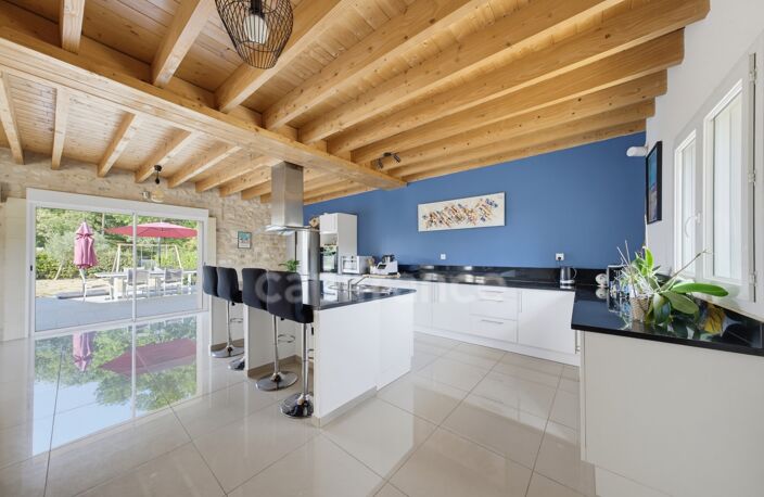 MAGNIFIQUE MAISON EN PIERRE DE 210 M² AVEC PISCINE, GARAGE ET BOULODROME – PROCHE ST EMILION & BORDEAUX — photo 5