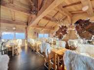 Fonds de commerce à vendre LE GRAND BORNAND (74), bar, restaurant, chambres d'Hôtes, terrasse, veranda, LicenceIV, piste de ski, sud, chalet, pôele à bois, cheminée, authentique — photo 4