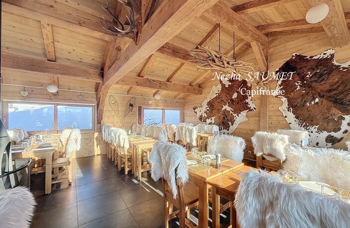 Fonds de commerce à vendre LE GRAND BORNAND (74), bar, restaurant, chambres d'Hôtes, terrasse, veranda, LicenceIV, piste de ski, sud, chalet, pôele à bois, cheminée, authentique — photo 4