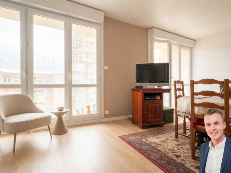 QUIMPER (29) — À VENDRE - Appartement T2 de 49 m² Au 3e étage avec ascenseur - Balcon - Cave — photo 1