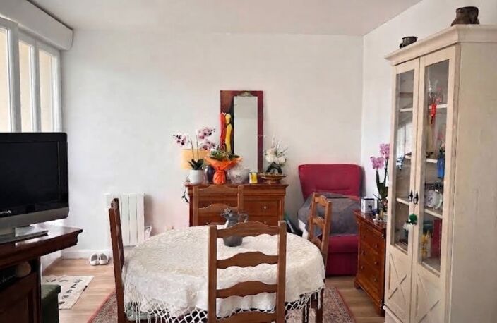QUIMPER (29) — À VENDRE - Appartement T2 de 49 m² Au 3e étage avec ascenseur - Balcon - Cave — photo 3