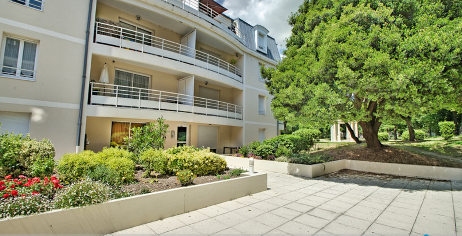 APPARTEMENT 3 PIÈCES AU CŒUR D’UNE RÉSIDENCE DE STANDING AVEC PISCINE, DANS UN ÉCRIN DE VERDURE AUX PORTES DE LA ROCHELLE — photo 1