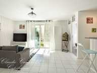 APPARTEMENT 3 PIÈCES AU CŒUR D’UNE RÉSIDENCE DE STANDING AVEC PISCINE, DANS UN ÉCRIN DE VERDURE AUX PORTES DE LA ROCHELLE — photo 2