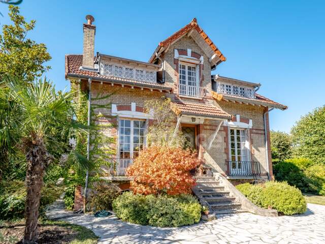Le Chesnay – Plateau Saint-Antoine | Maison bourgeoise de charme avec jardin enchanteur de 700 m², sans vis-à-vis — photo du bien