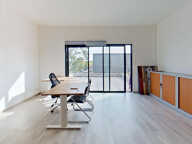 À LOUER – BUREAU CONTEMPORAIN 42 M² – ZONE COMMERCIALE DYNAMIQUE — photo 2