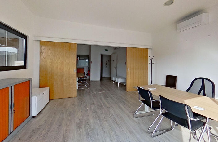 À LOUER – BUREAU CONTEMPORAIN 42 M² – ZONE COMMERCIALE DYNAMIQUE — photo 4