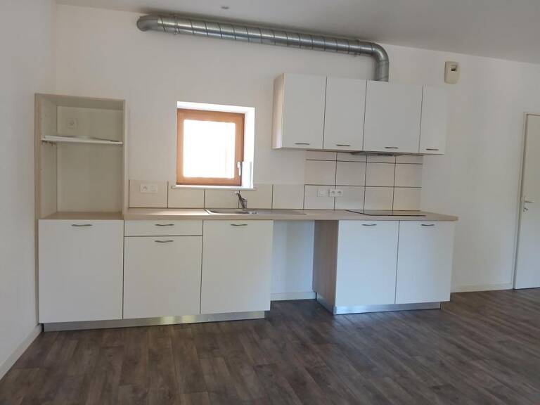 Loubeyrat F4 au 1er — photo 1