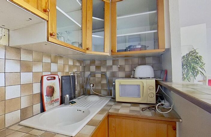 17 rue Arthur Groussier - Paris - 75010 - T1 - T1 Meublé - 1010 €CC — photo 4