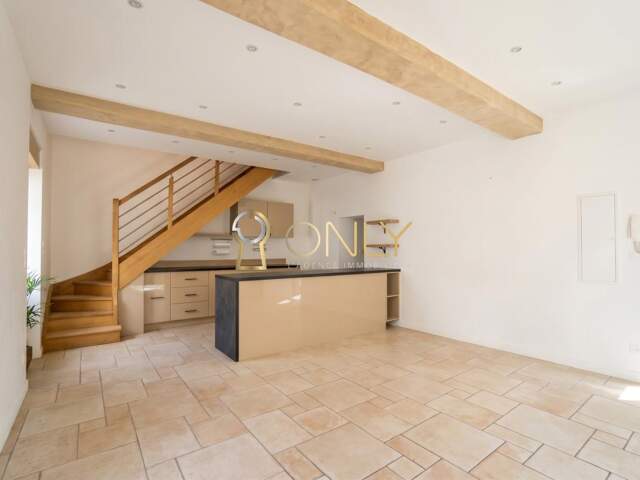 Montmerle sur Saône - Appartement - T3 - 65m² - Balcon - 2 places de stationnement — photo du bien