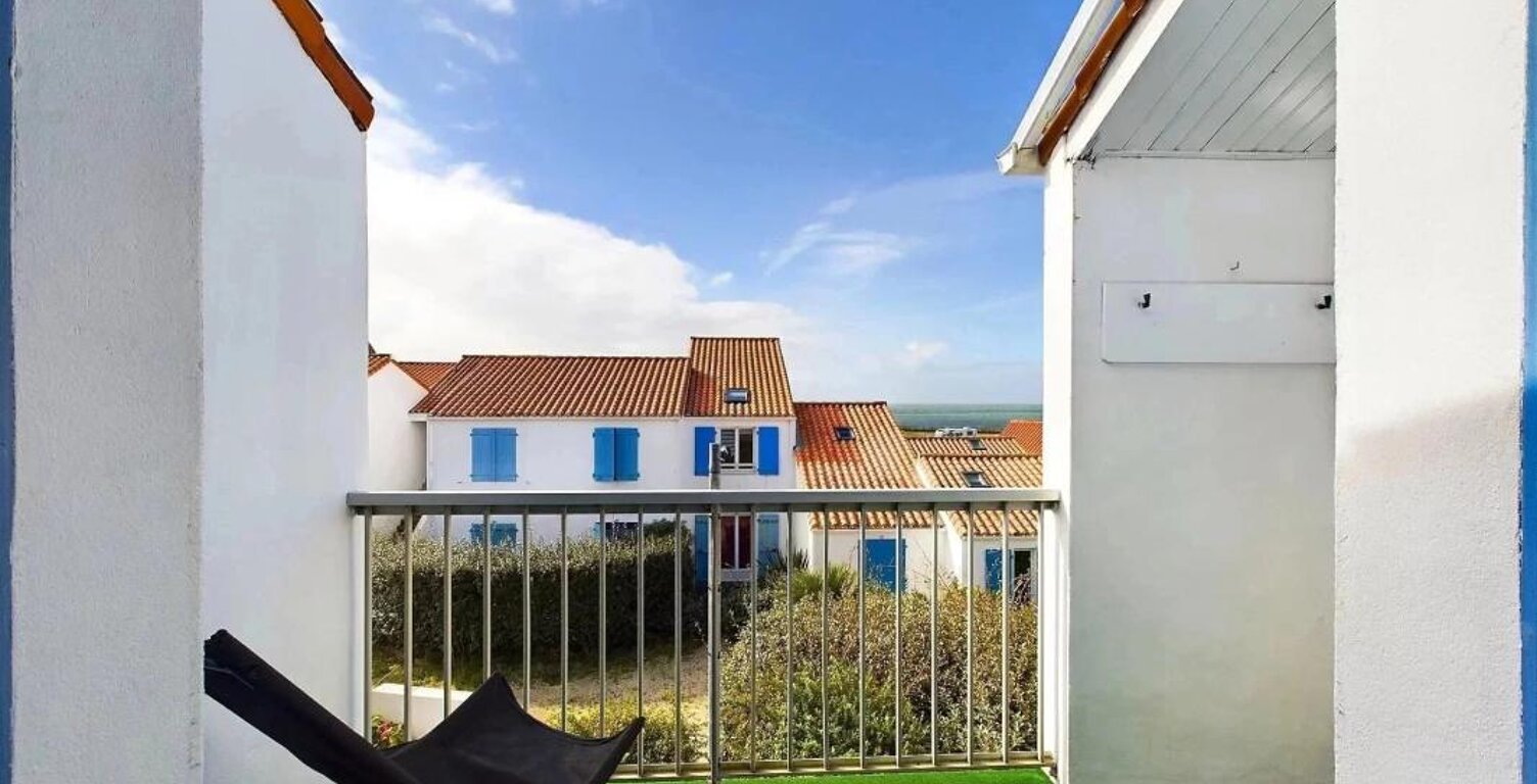 Superbe T3 lumineux avec balcon en vente à  Rue de la Pointe à l'Herbaudière (85330) — photo 1