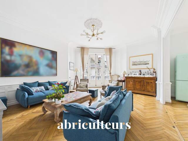 Vaste appartement familial de 200 m² dans un immeuble de caractère en vente à Nantes (44000) — photo du bien