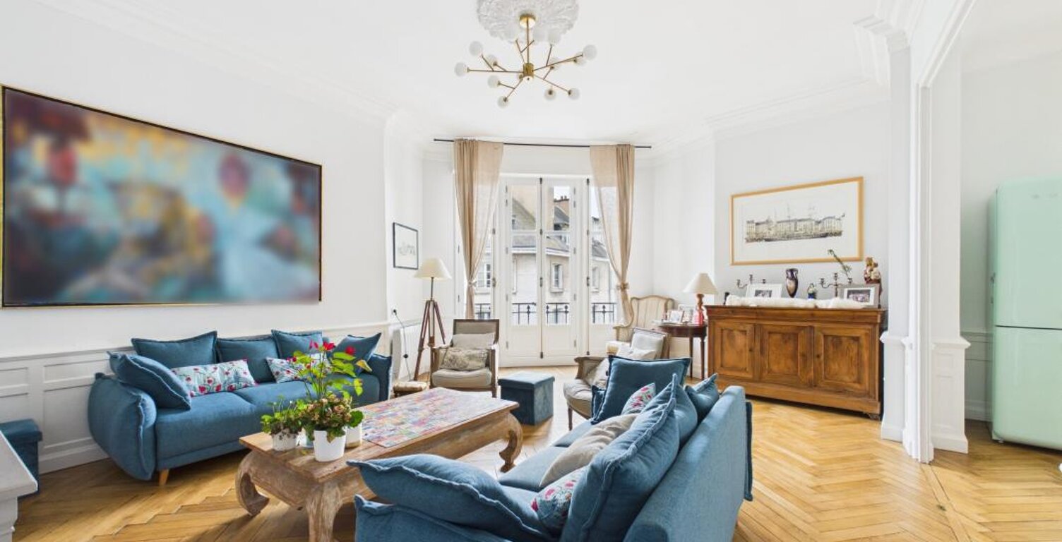 Vaste appartement familial de 200 m² dans un immeuble de caractère en vente à Nantes (44000) — photo 1