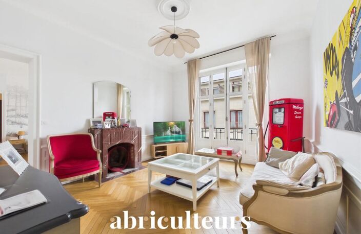 Vaste appartement familial de 200 m² dans un immeuble de caractère en vente à Nantes (44000) — photo 3