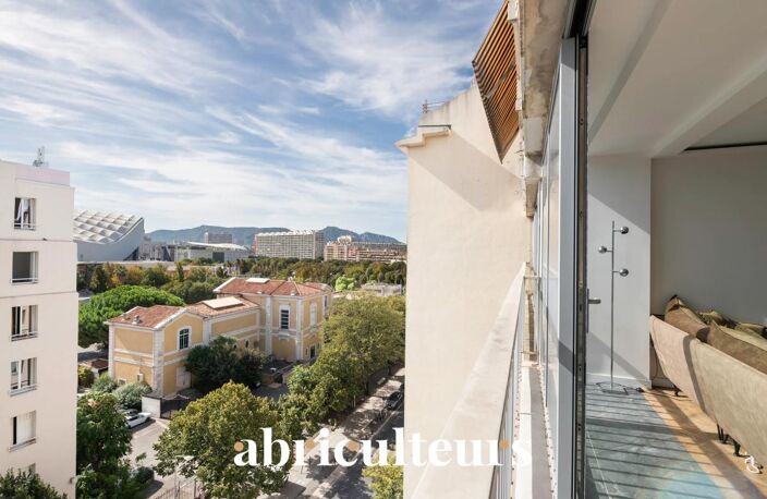 Appartement T4 traversant lumineux en vente à Marseille 13008 — photo 3