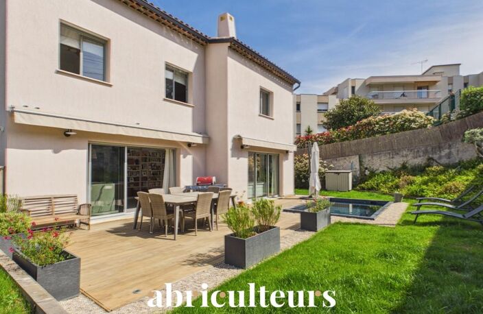 Superbe maison familiale contemporaine DPE A avec mini-piscine éco, jardin privatif et prestations haut de gamme au centre de Saint-Laurent-du-Var — photo 2