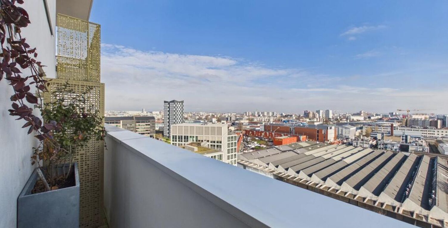 Vaste appartement de caractère 119 m² en immeuble d’architecte avec balcon et terrasse à Aubervilliers (93300) — photo 1