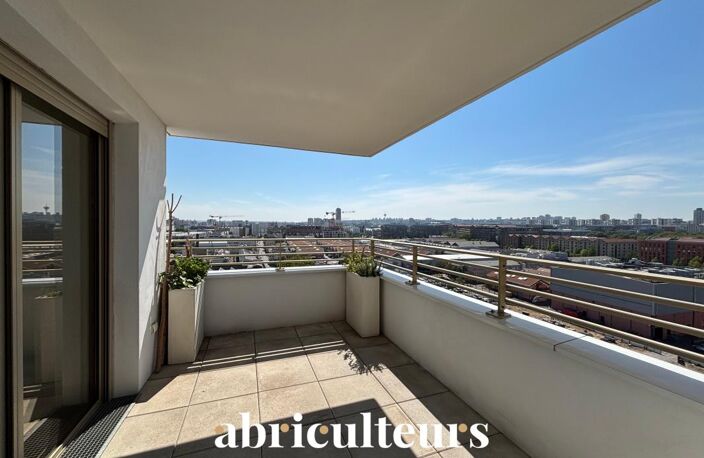 Vaste appartement de caractère 119 m² en immeuble d’architecte avec balcon et terrasse à Aubervilliers (93300) — photo 4