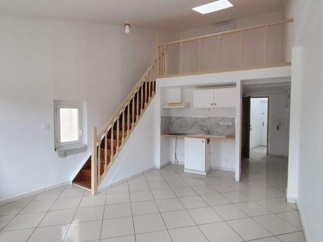 Avignon Intra muros - Quartier Carmes / Université, appartement duplex 34 m² — photo du bien
