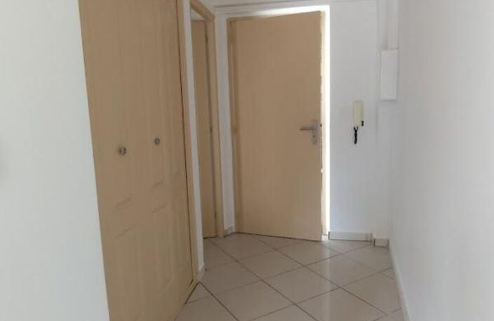 Avignon Intra muros - Quartier Carmes / Université, appartement duplex 34 m² — photo 2