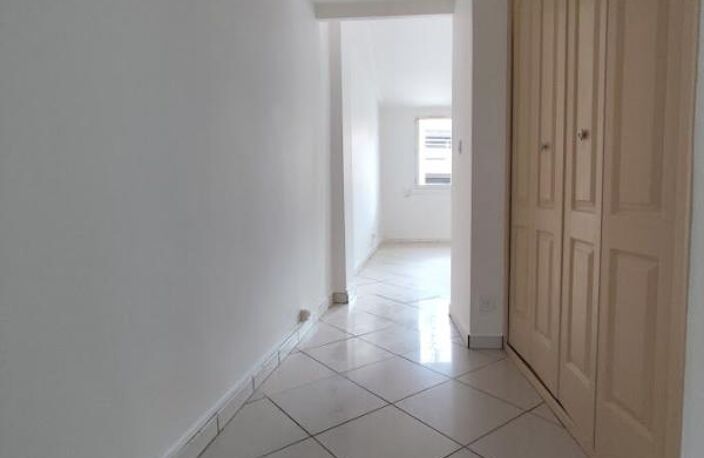 Avignon Intra muros - Quartier Carmes / Université, appartement duplex 34 m² — photo 4