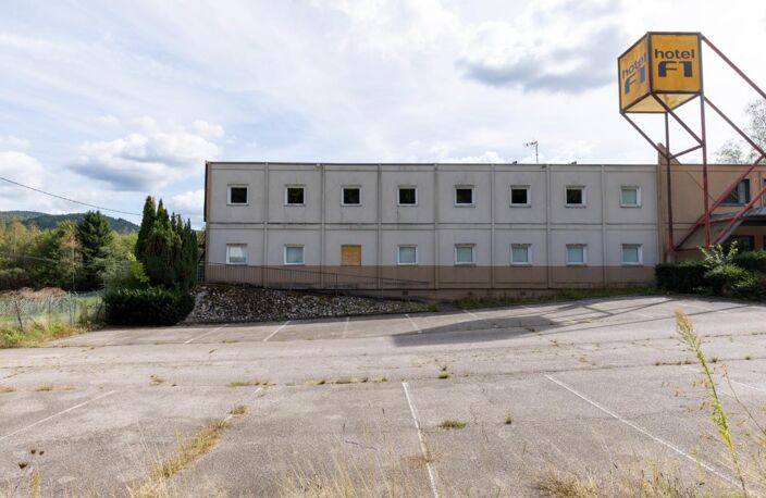Immeuble - 916 m² - Saint-Nabord (88) — photo 2