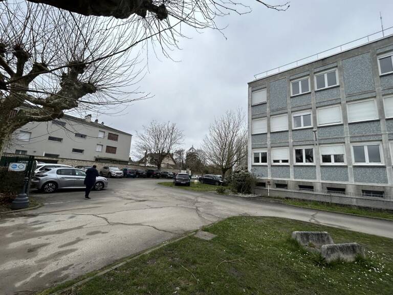 Ensemble immobilier - 3 624 m² - Châlette-sur-Loing (45) — photo 1