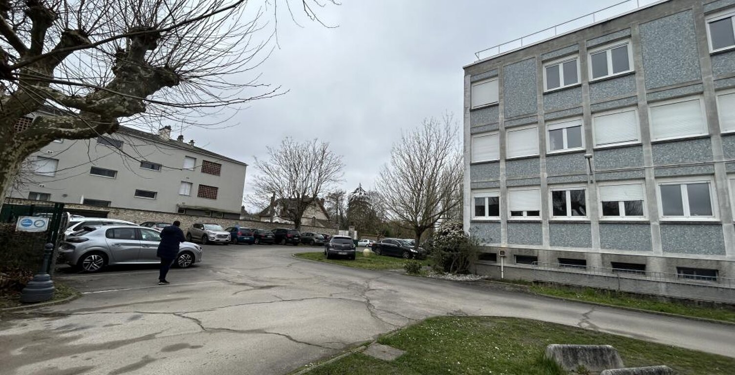 Ensemble immobilier - 3 624 m² - Châlette-sur-Loing (45) — photo 1