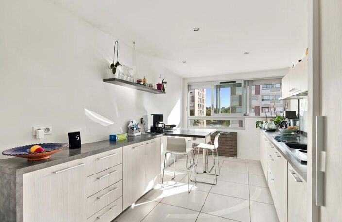 Appartement de 4 pièces de 97 m² à Saint-Priest — photo 3
