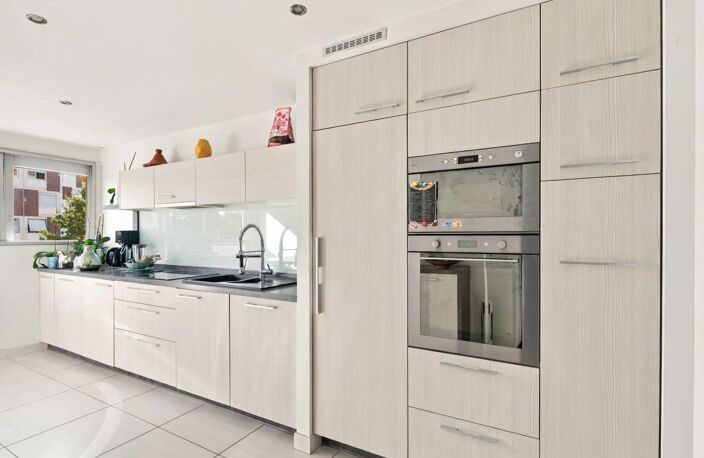 Appartement de 4 pièces de 97 m² à Saint-Priest — photo 4