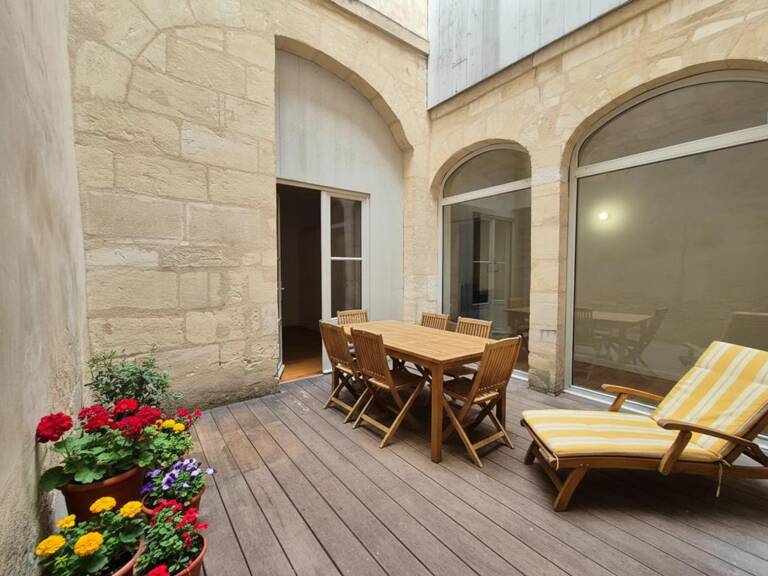 BORDEAUX – APPARTEMENT T3 - 74 M² - PATIO AU CŒUR DE L’APPARTEMENT — photo 1