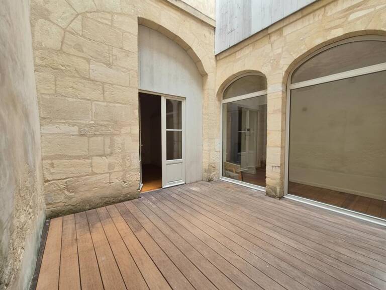 BORDEAUX – APPARTEMENT T3 - 74 M² - PATIO AU CŒUR DE L’APPARTEMENT — photo 1