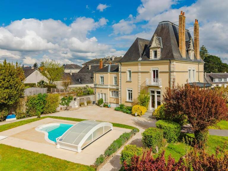Maison  de charme de 14 pièces de 352 m² à Château-Gontier — photo 1